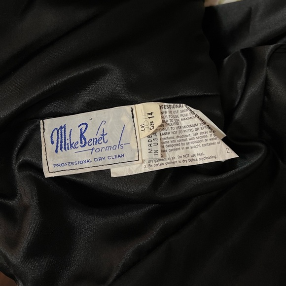 Mike Benet Formals dress - Picture 4 of 4